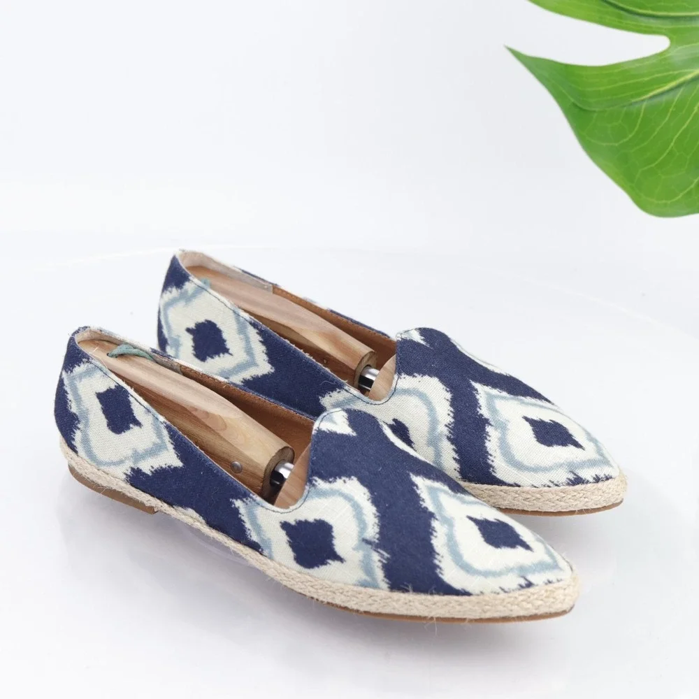 Seychelles Womens Espadrille Flat Size 8.5 Navy Blue White Pointed Slip On Shoes